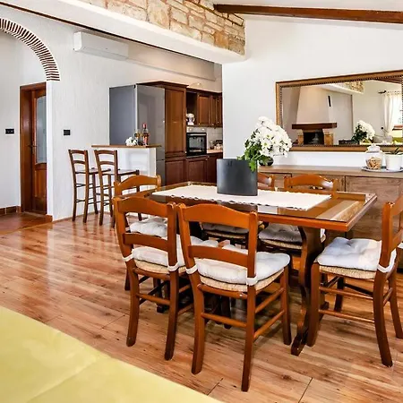 House Tamara 2041 * Rovigno