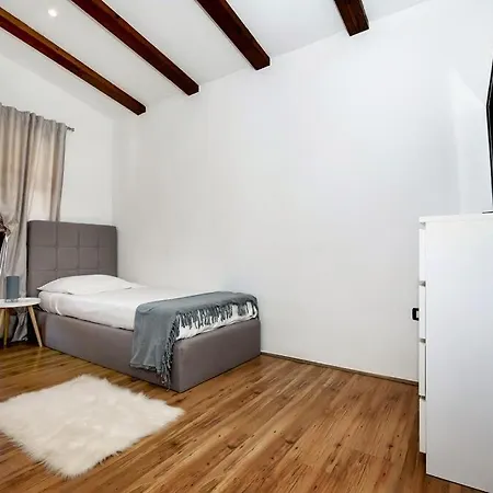 House Tamara 2041 Сasa de vacaciones *
